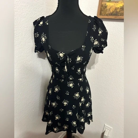 Reformation Linley Black Floral Mini Dress - Size 4 - Picture 5 of 10